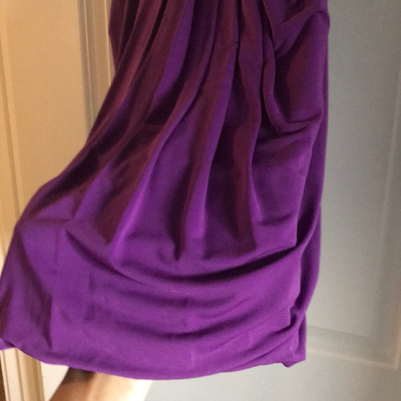 Pretty in purple dress - Picture 6 of 8